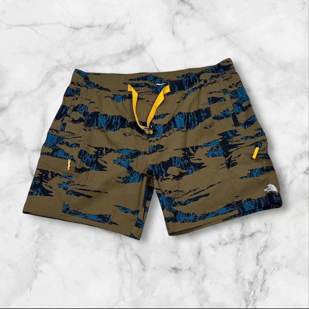 The North Face Men XXL Relaxed Fit Class V Bltd Shorts Camo Print Casual Outdoor